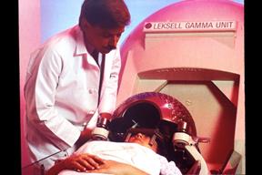 Gamma Knife Focuses Tiny Beams of Radiation on a Tumor